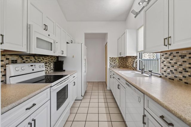 13196 SE Point O Woods Court, Hobe Sound, FL 33455