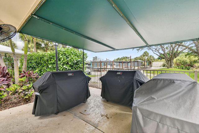 13196 SE Point O Woods Court, Hobe Sound, FL 33455