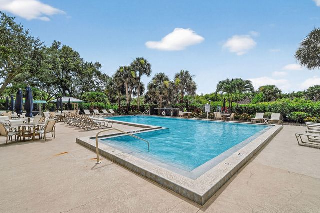 13196 SE Point O Woods Court, Hobe Sound, FL 33455