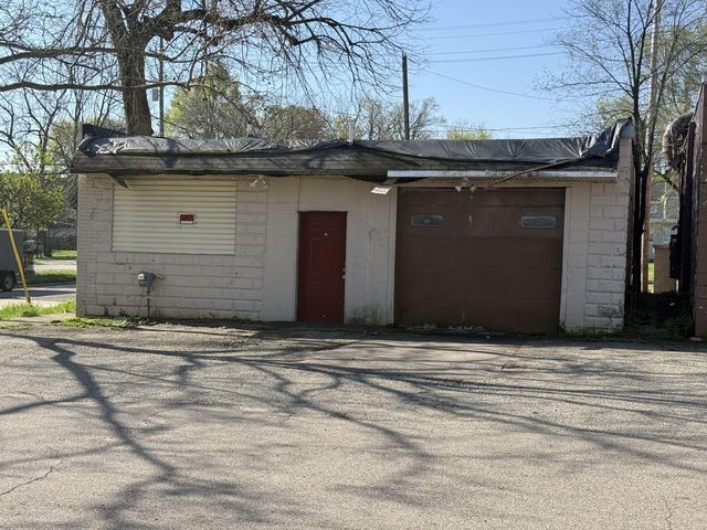 1040 W North Street, Kalamazoo, MI 49007