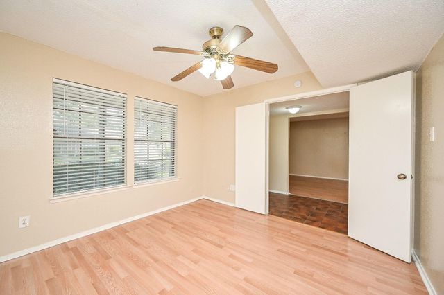 4218 Bridledon Lane, Houston, TX 77014