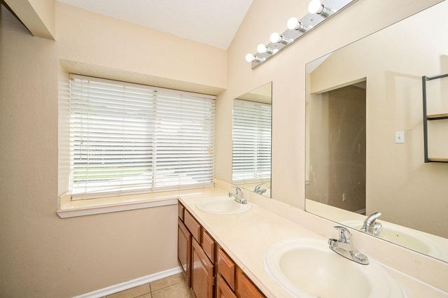 4218 Bridledon Lane, Houston, TX 77014
