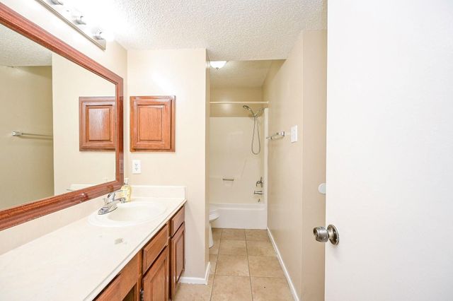 4218 Bridledon Lane, Houston, TX 77014