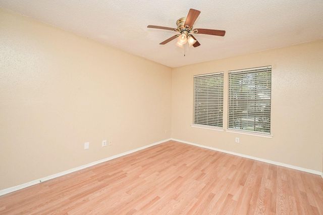 4218 Bridledon Lane, Houston, TX 77014