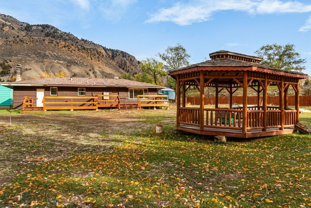 453 US Highway 89 S, Gardiner, MT 59030 photo 12