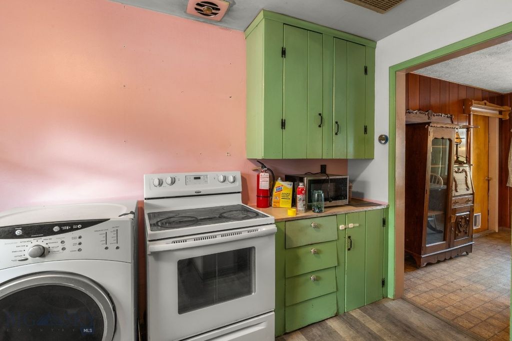 453 US Highway 89 S, Gardiner, MT 59030 photo 16