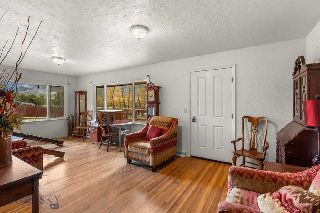 453 US Highway 89 S, Gardiner, MT 59030 photo 19