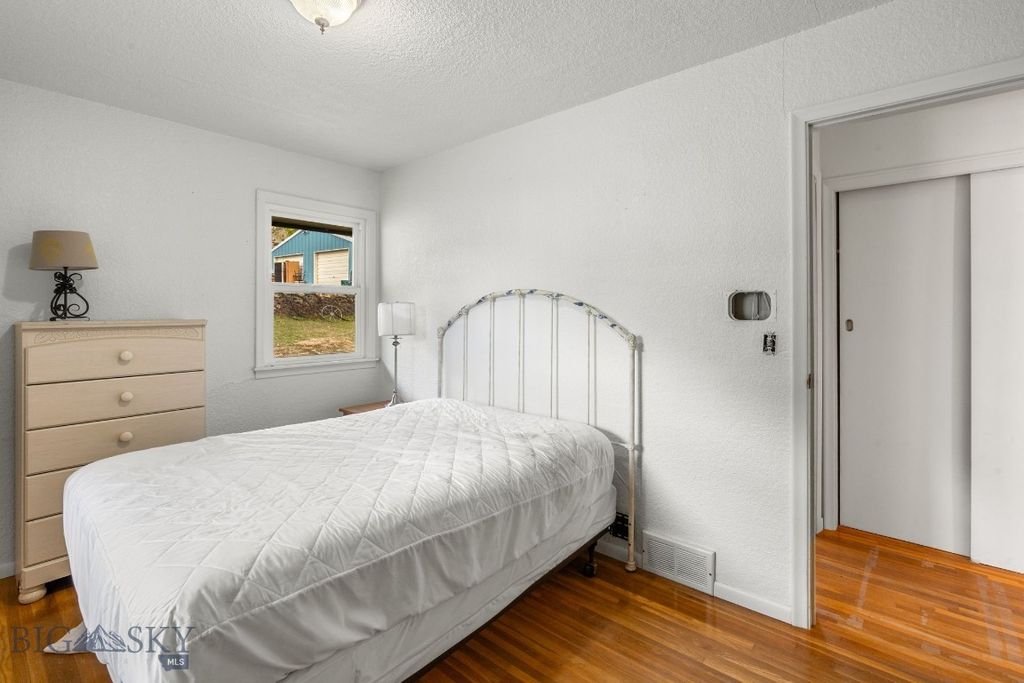 453 US Highway 89 S, Gardiner, MT 59030 photo 20