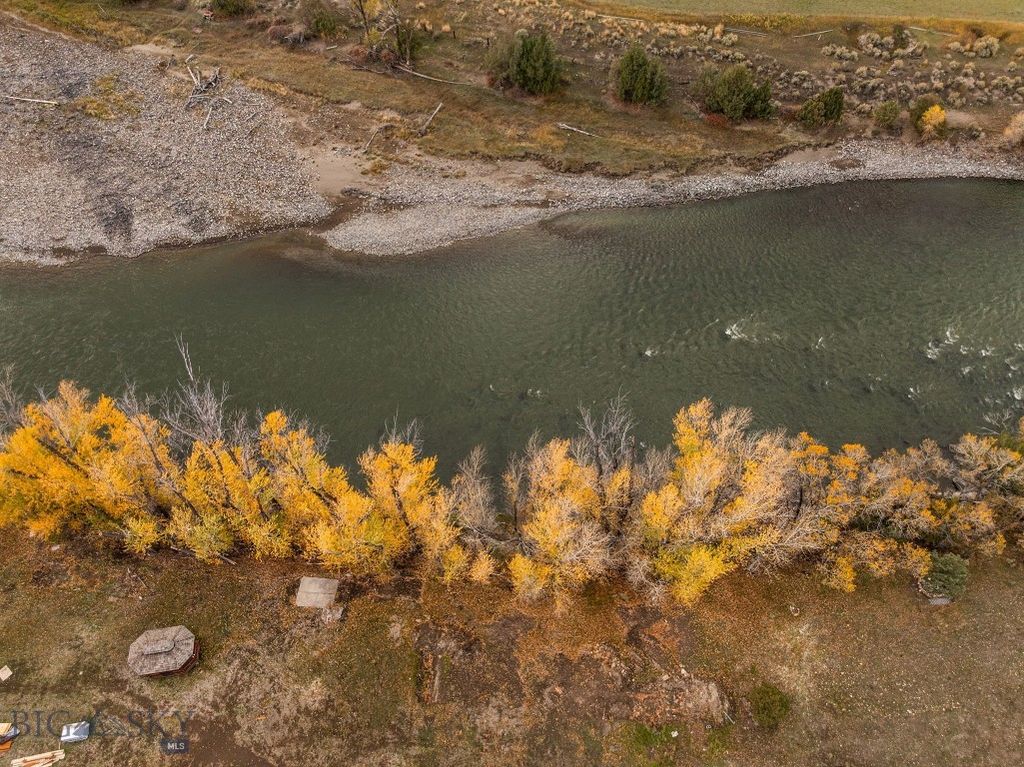 453 US Highway 89 S, Gardiner, MT 59030 photo 24