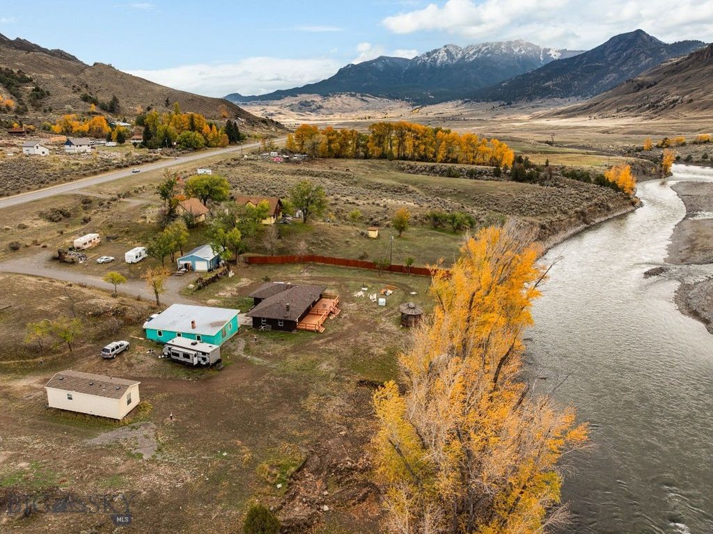 453 US Highway 89 S, Gardiner, MT 59030 photo 25