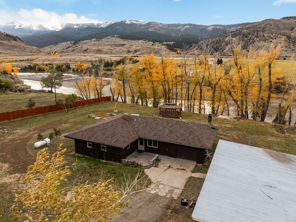 453 US Highway 89 S, Gardiner, MT 59030 photo 27