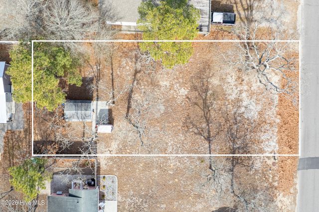 133 NE 7th Street, Oak Island, NC 28465