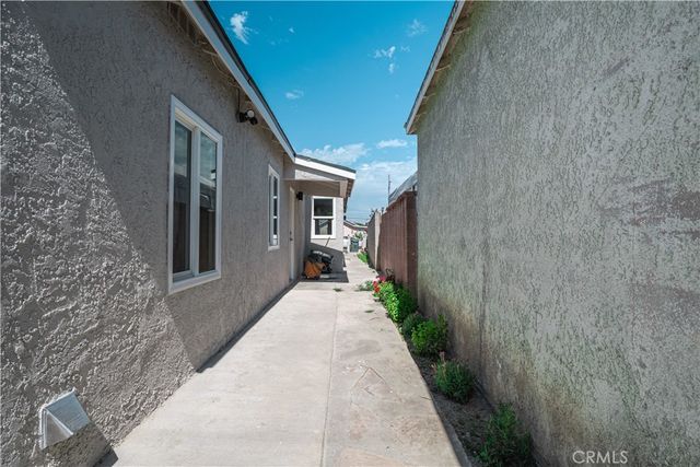 16213 S Thorson, Compton, CA 90221