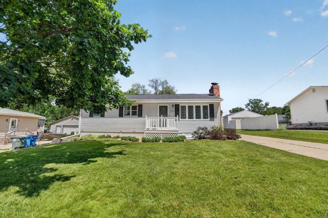 227 Spieker Road, Waterloo, IA 50701