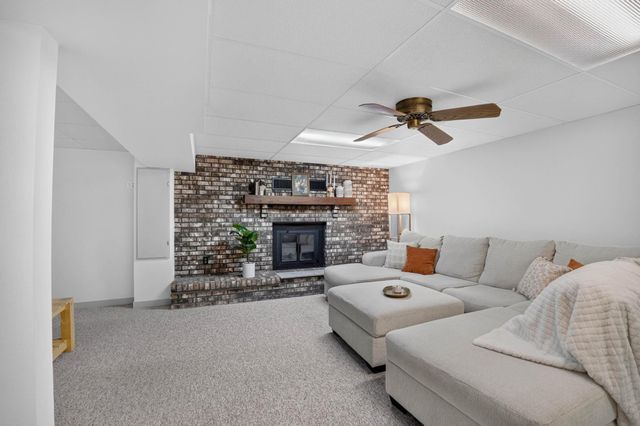 227 Spieker Road, Waterloo, IA 50701
