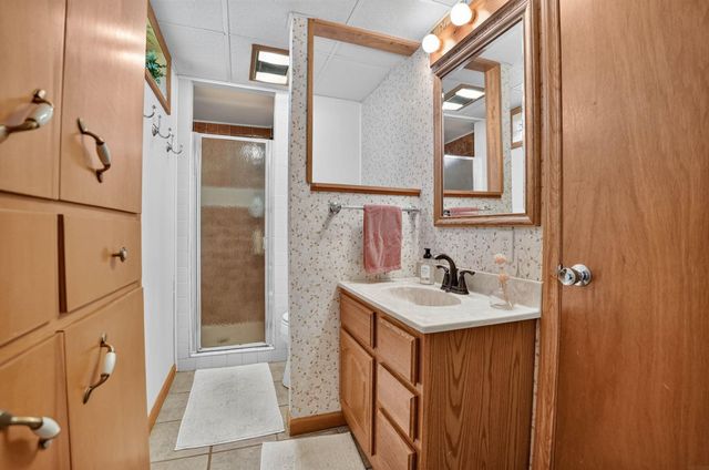 227 Spieker Road, Waterloo, IA 50701