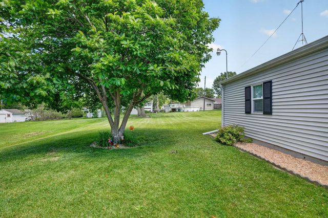 227 Spieker Road, Waterloo, IA 50701