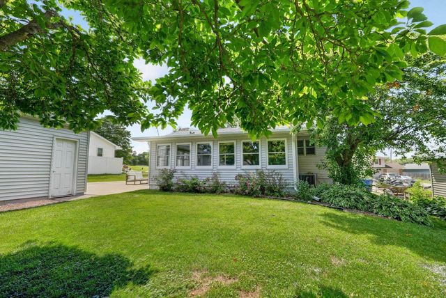 227 Spieker Road, Waterloo, IA 50701