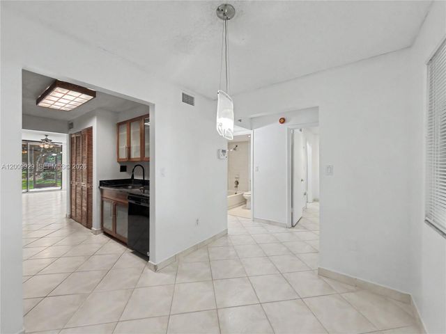 7451 NW 16th St 110, Plantation, FL 33313