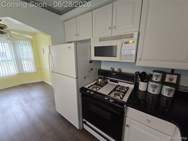 23776 Normandy Avenue, Eastpointe, MI 48021