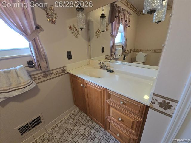 23776 Normandy Avenue, Eastpointe, MI 48021