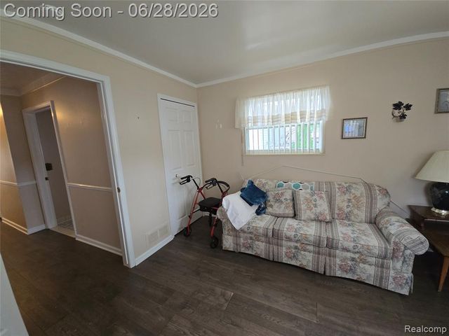 23776 Normandy Avenue, Eastpointe, MI 48021