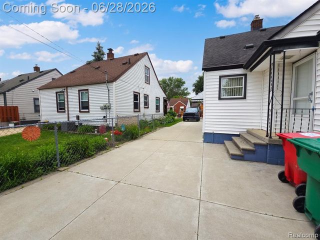 23776 Normandy Avenue, Eastpointe, MI 48021