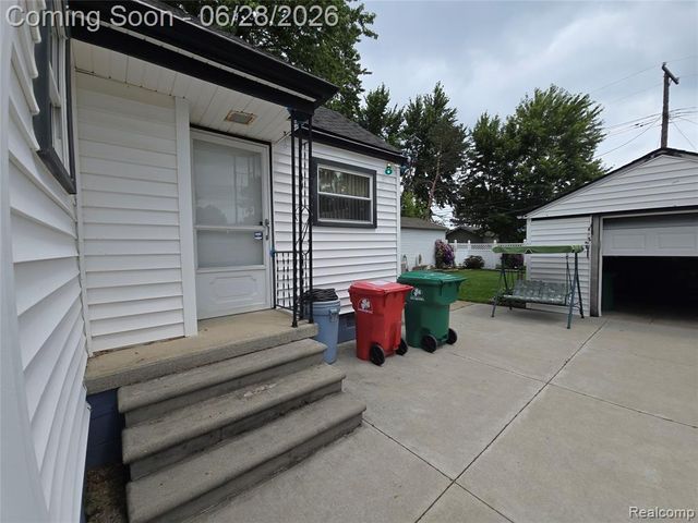 23776 Normandy Avenue, Eastpointe, MI 48021