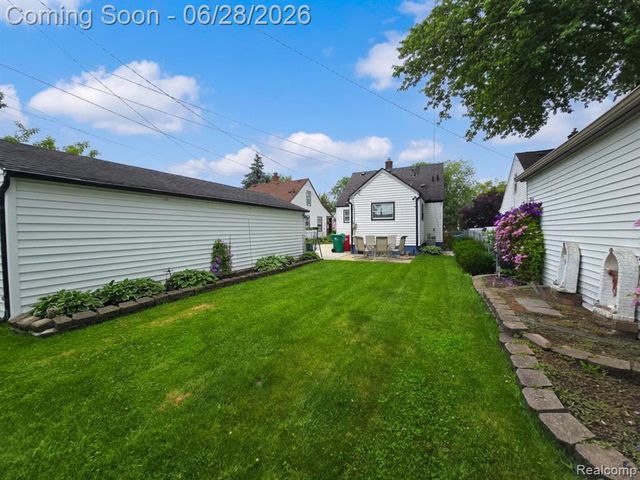 23776 Normandy Avenue, Eastpointe, MI 48021