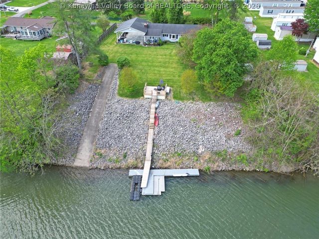 16 Christy Lane, Winfield, WV 25213