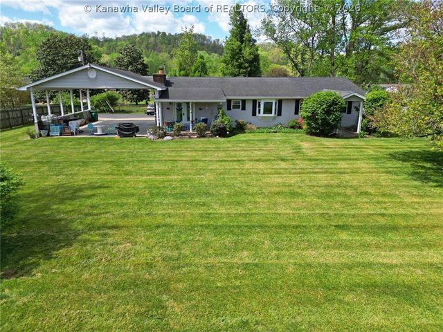16 Christy Lane, Winfield, WV 25213