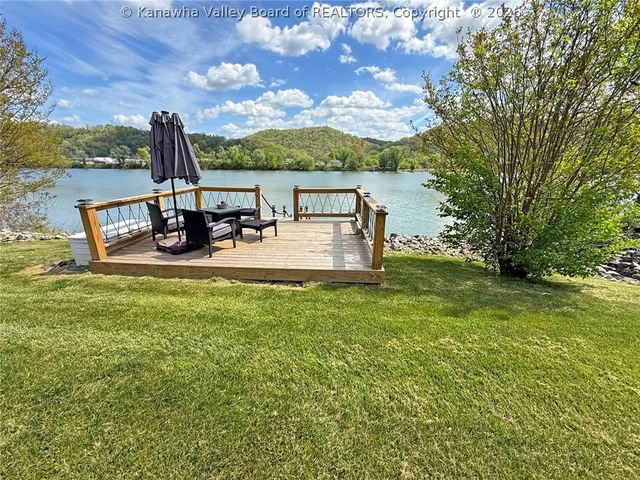 16 Christy Lane, Winfield, WV 25213