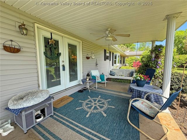 16 Christy Lane, Winfield, WV 25213