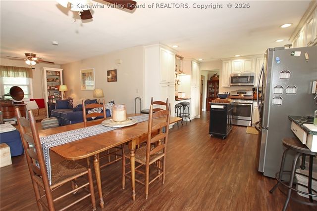 16 Christy Lane, Winfield, WV 25213