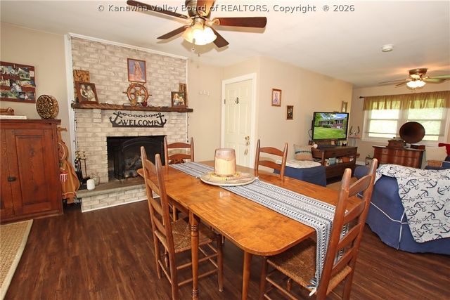 16 Christy Lane, Winfield, WV 25213