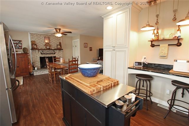 16 Christy Lane, Winfield, WV 25213