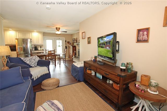 16 Christy Lane, Winfield, WV 25213