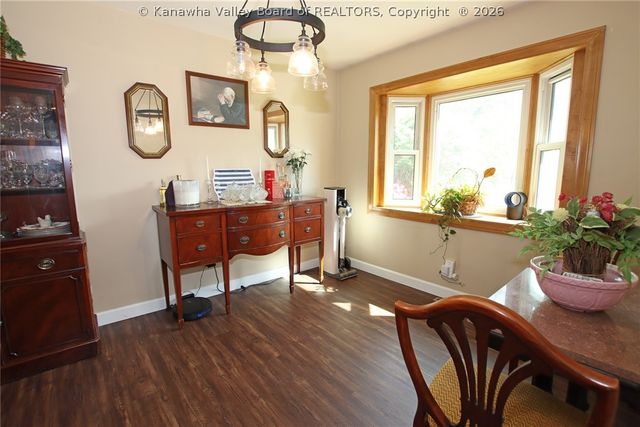 16 Christy Lane, Winfield, WV 25213