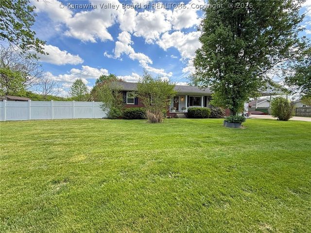 16 Christy Lane, Winfield, WV 25213