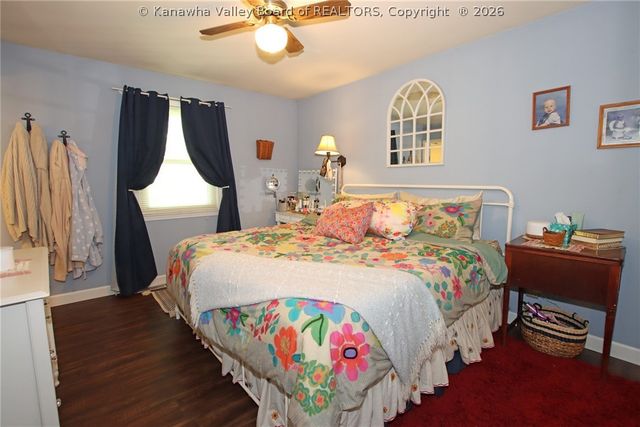 16 Christy Lane, Winfield, WV 25213
