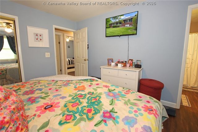 16 Christy Lane, Winfield, WV 25213