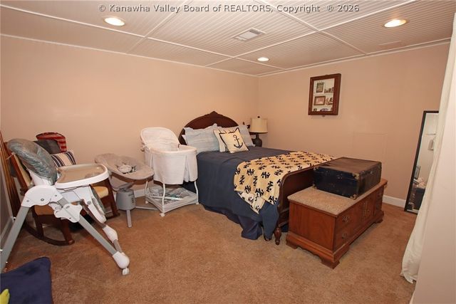 16 Christy Lane, Winfield, WV 25213