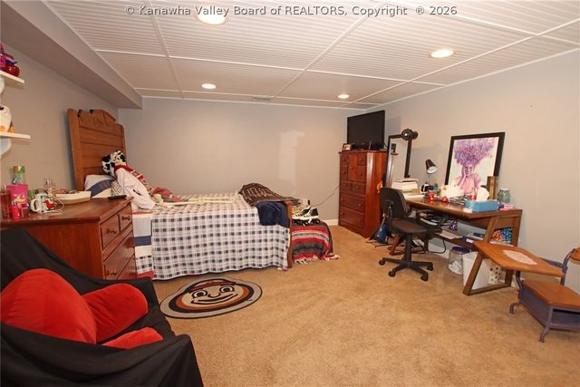 16 Christy Lane, Winfield, WV 25213