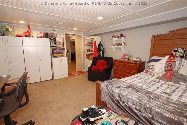 16 Christy Lane, Winfield, WV 25213