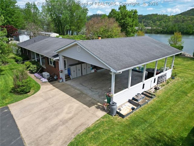 16 Christy Lane, Winfield, WV 25213