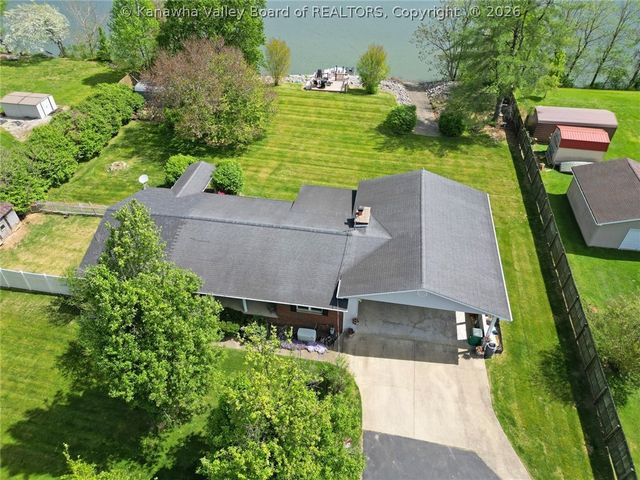 16 Christy Lane, Winfield, WV 25213