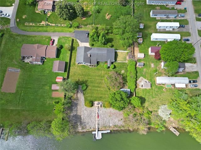 16 Christy Lane, Winfield, WV 25213