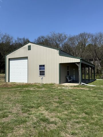855 Lick Creek Rd, Hartsville, TN 37074