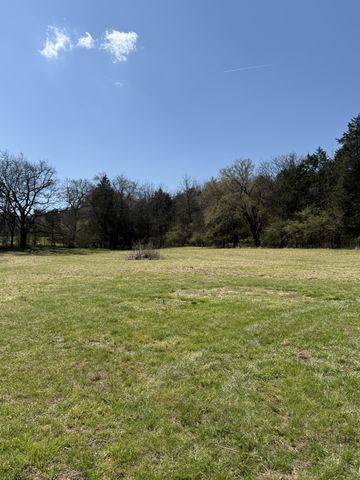 855 Lick Creek Rd, Hartsville, TN 37074