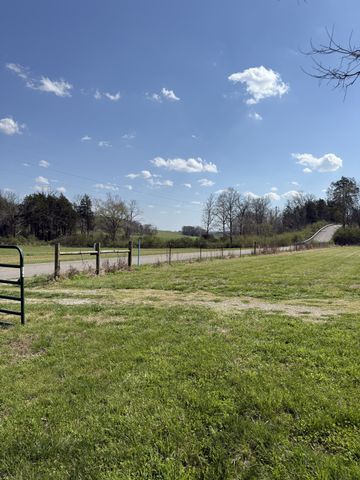 855 Lick Creek Rd, Hartsville, TN 37074